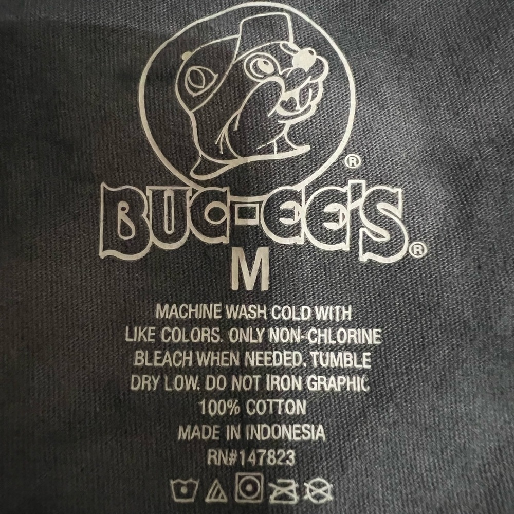 Buc-ee's Vibes Cropped Length Graphic T-shirt Dark Gray Size Medium - Picture 5 of 5